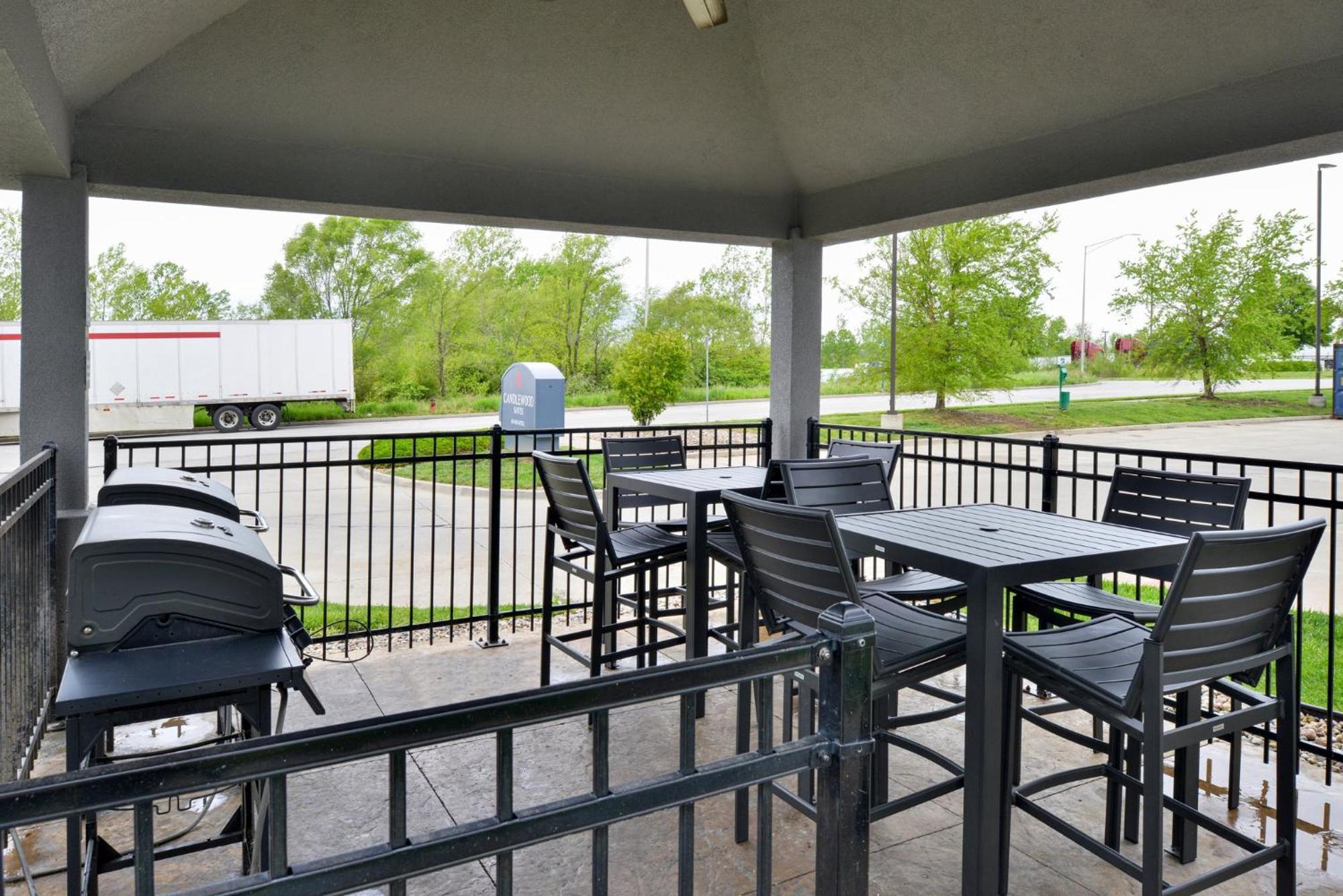 Candlewood Suites Kansas City Northeast By Ihg Ngoại thất bức ảnh
